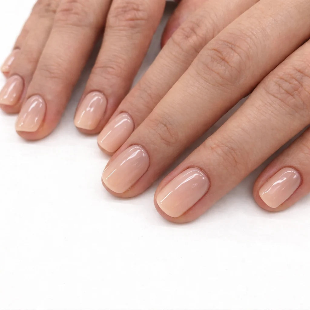 faux ongles nude naturels élégants beige rosé