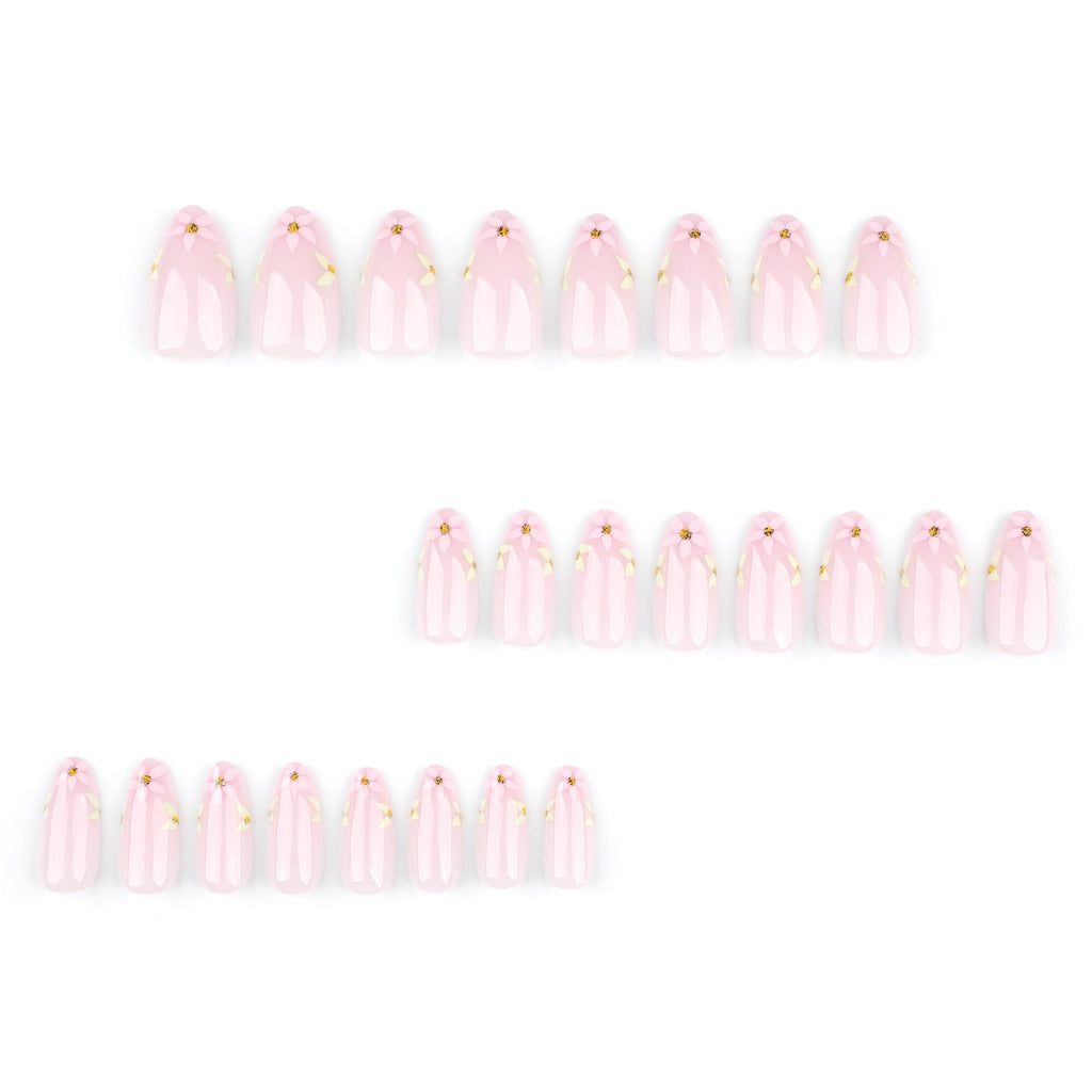 faux ongles press on nails fleurs nude babyboomer manucure chic