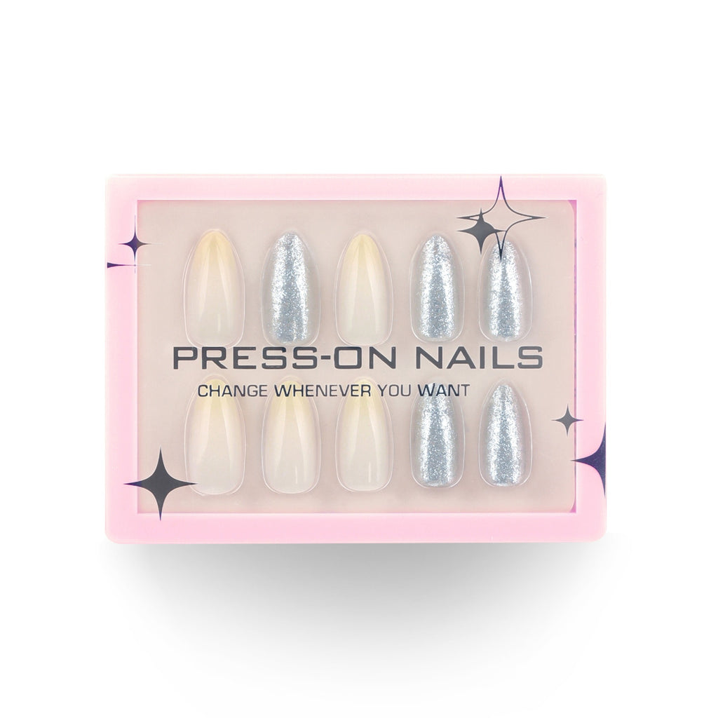 faux ongles press on nails nude champagne paillettes argent ongles amande manucure soiree glam elegante reutilisable sans UV