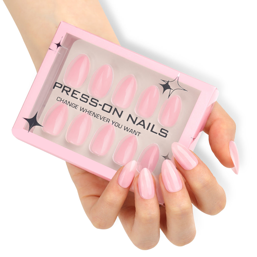 faux ongles press-on rose clair sur ongles courts effet naturel manucure rapide réutilisable