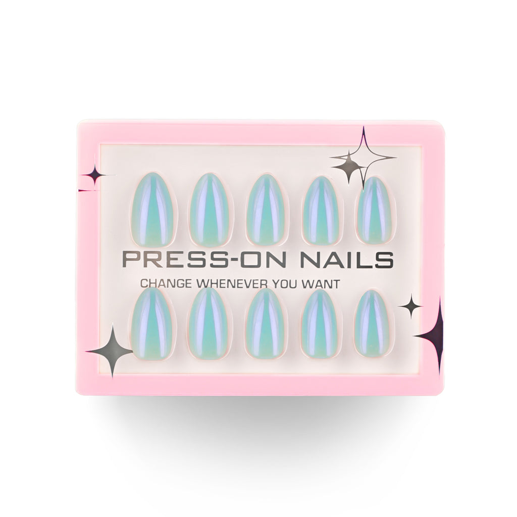 faux ongles press on nails turquoise irisé ongles amande nail art printemps tendance inspiré tendances 2025 réutilisable sans UV