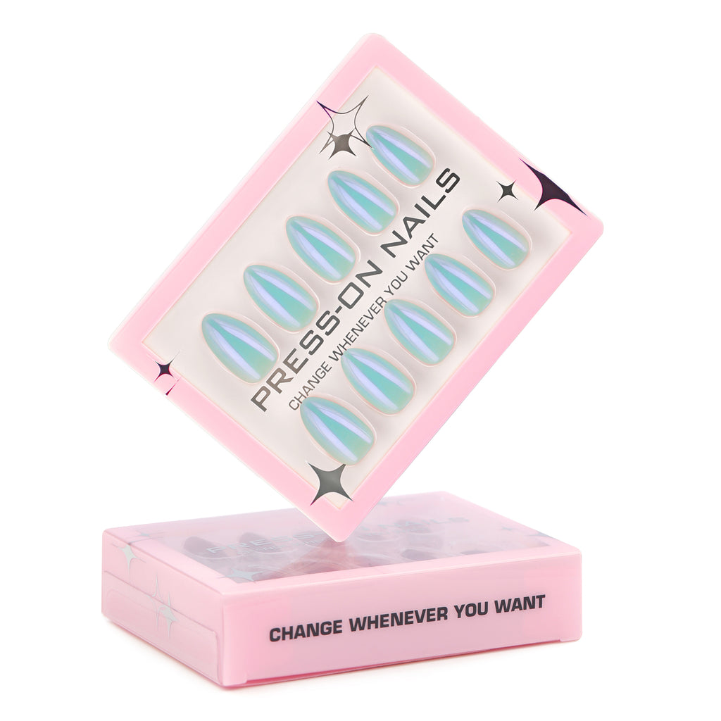 faux ongles press on nails turquoise irisé ongles amande nail art printemps tendance inspiré tendances 2025 réutilisable sans UV