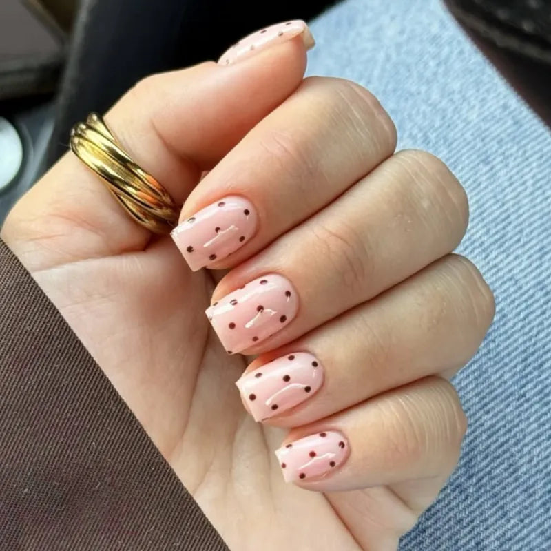 faux ongles rose blush polka dots press on nails courts