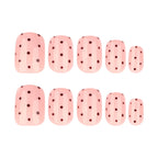 ongles courts rose glossy nail art pois polka