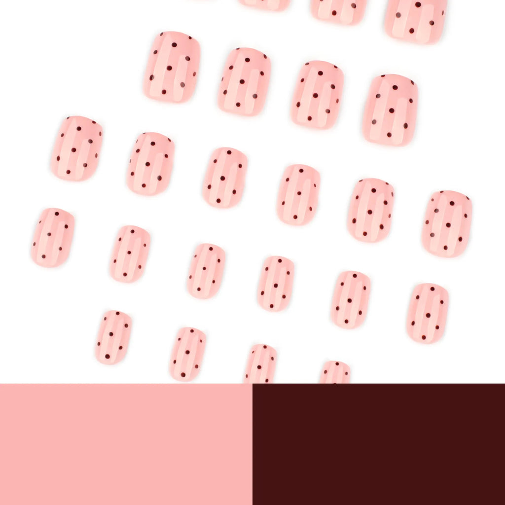 faux ongles polka dots rose manucure douce feminine