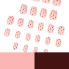 faux ongles polka dots rose manucure douce feminine